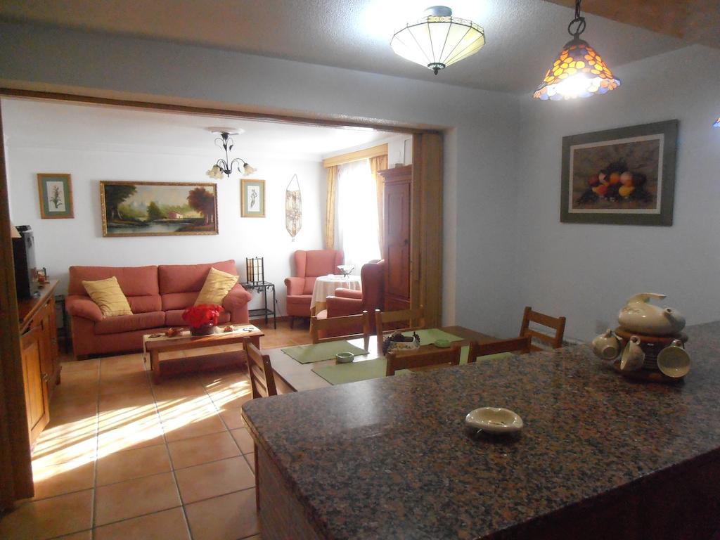 מלון Pinos Puente Alojamiento Rural Torre Hueca חדר תמונה